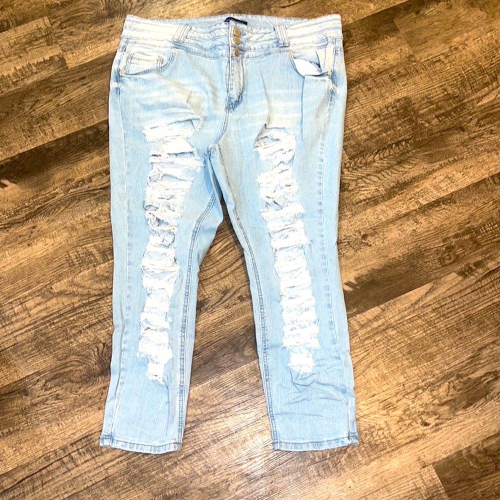 Blue Spice high rise skinny leg ripped jeans!